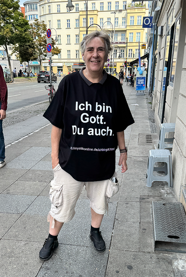 Ich bin Gott. Du auch. Ich bin Gott. Du auch.